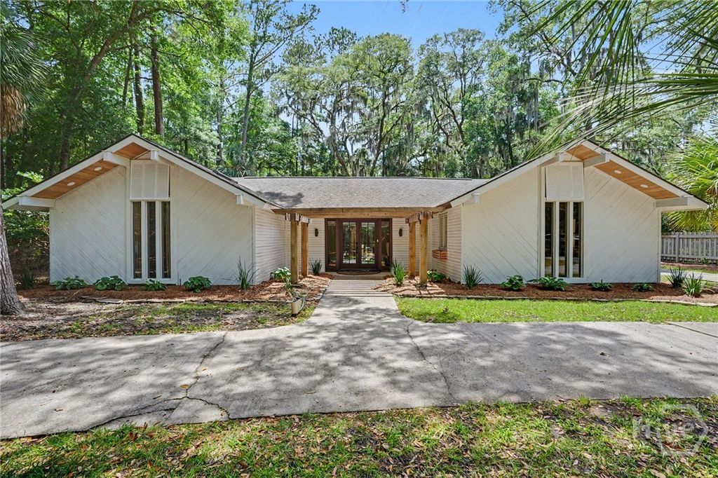 2 Senauki Lane, Savannah, GA 31411
