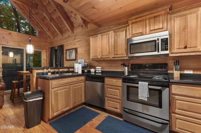 251 Cartertown Road, Gatlinburg, TN 37738