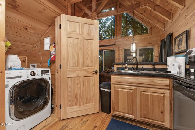 251 Cartertown Road, Gatlinburg, TN 37738