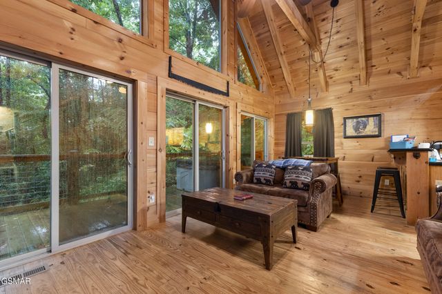 251 Cartertown Road, Gatlinburg, TN 37738