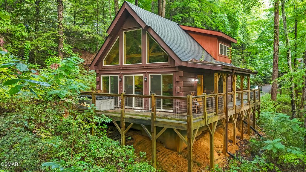 251 Cartertown Road, Gatlinburg, TN 37738