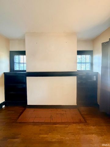 1104 Madison Avenue, Evansville, IN 47714