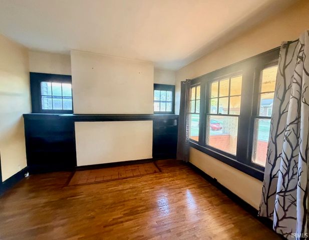 1104 Madison Avenue, Evansville, IN 47714