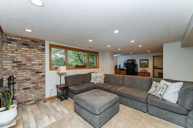 25 Conway Court SE, Rochester Twp, MN 55904