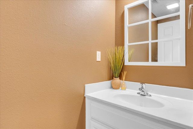 219 Bridle Point Cir, Copperopolis, CA 95228