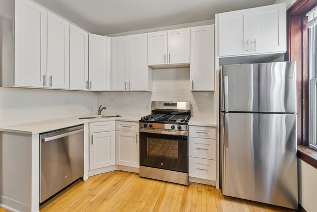 5500 W George Street 1M, Chicago, IL 60641