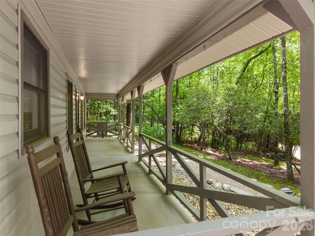 90 Cheestoonaya Way, Brevard, NC 28712