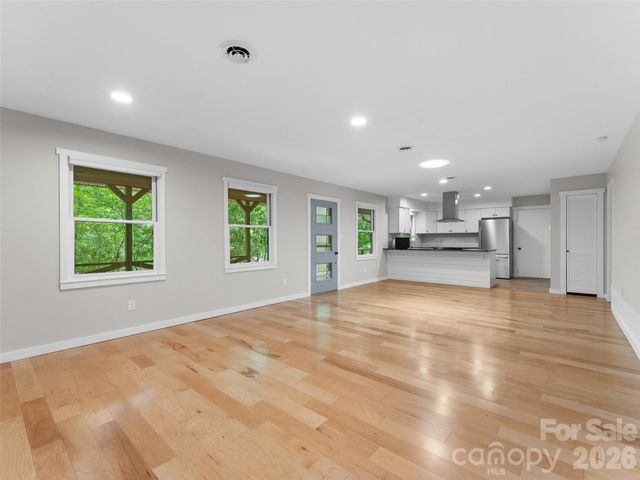 90 Cheestoonaya Way, Brevard, NC 28712