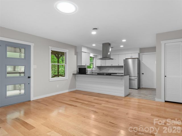 90 Cheestoonaya Way, Brevard, NC 28712