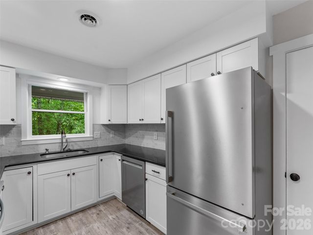 90 Cheestoonaya Way, Brevard, NC 28712