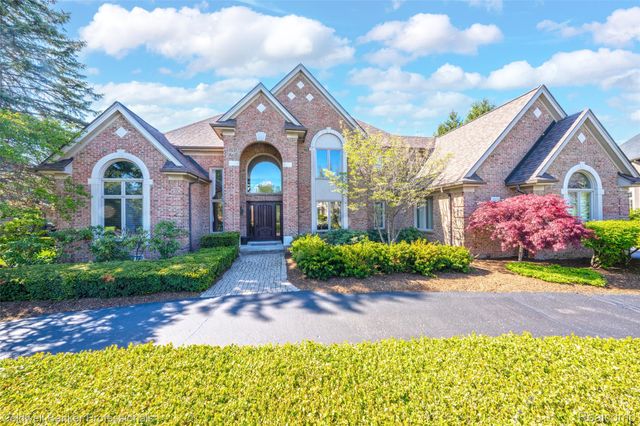2531 Cedar Brook Court, Rochester Hills, MI 48309