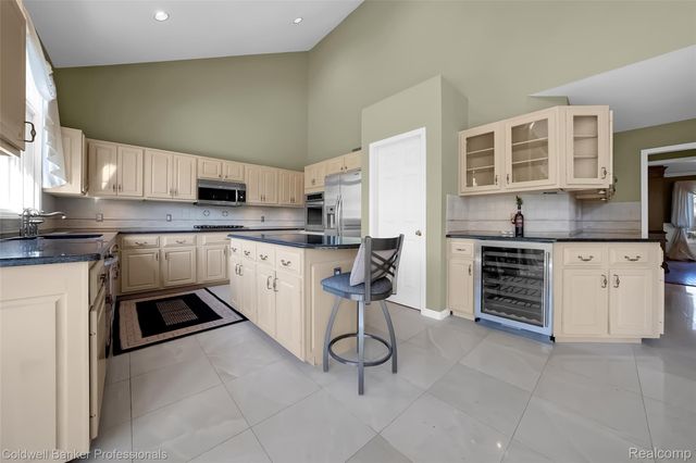 2531 Cedar Brook Court, Rochester Hills, MI 48309