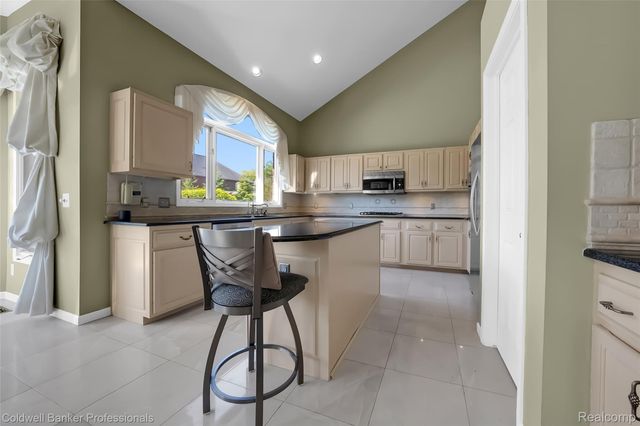 2531 Cedar Brook Court, Rochester Hills, MI 48309