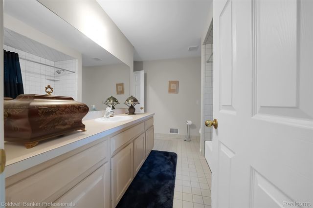 2531 Cedar Brook Court, Rochester Hills, MI 48309