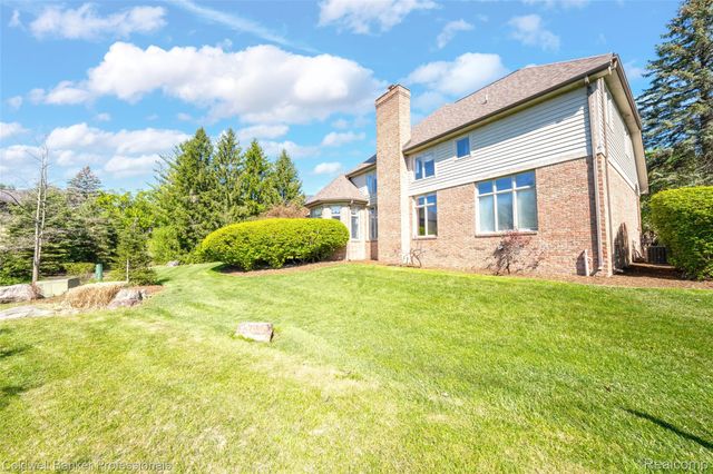 2531 Cedar Brook Court, Rochester Hills, MI 48309