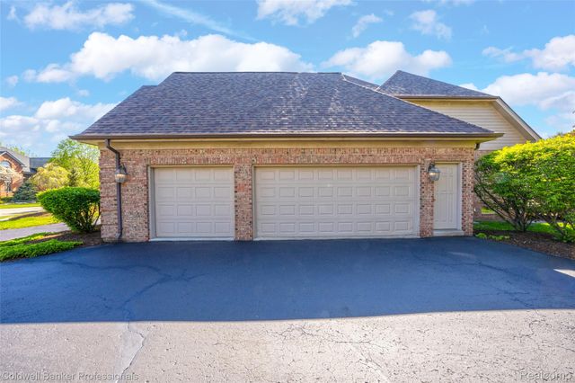 2531 Cedar Brook Court, Rochester Hills, MI 48309