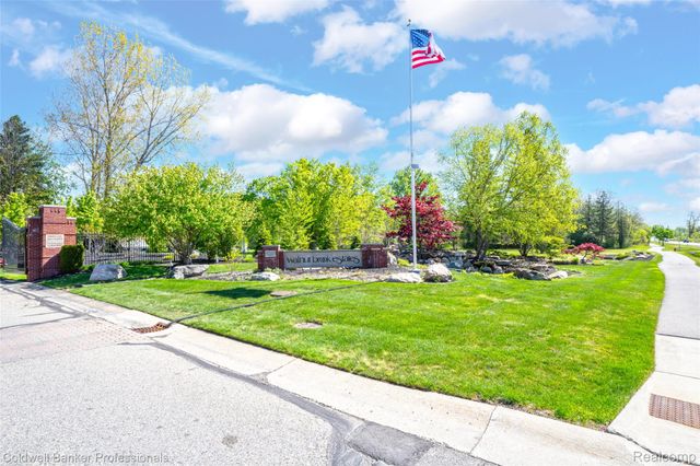 2531 Cedar Brook Court, Rochester Hills, MI 48309