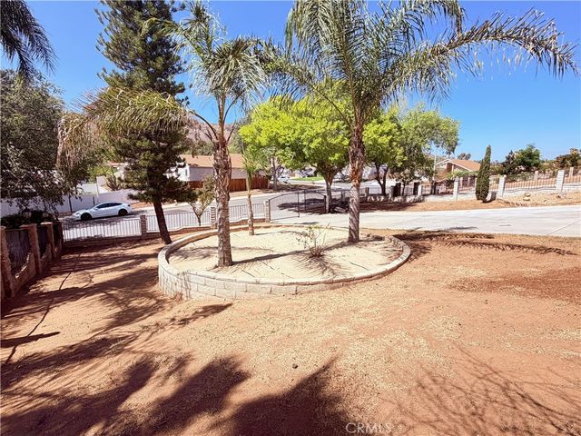 5855 Bolivar, Riverside, CA 92505