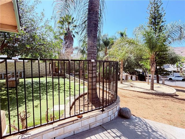 5855 Bolivar, Riverside, CA 92505
