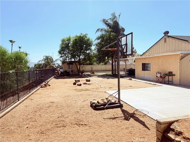 5855 Bolivar, Riverside, CA 92505