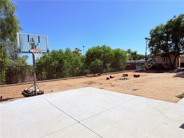 5855 Bolivar, Riverside, CA 92505