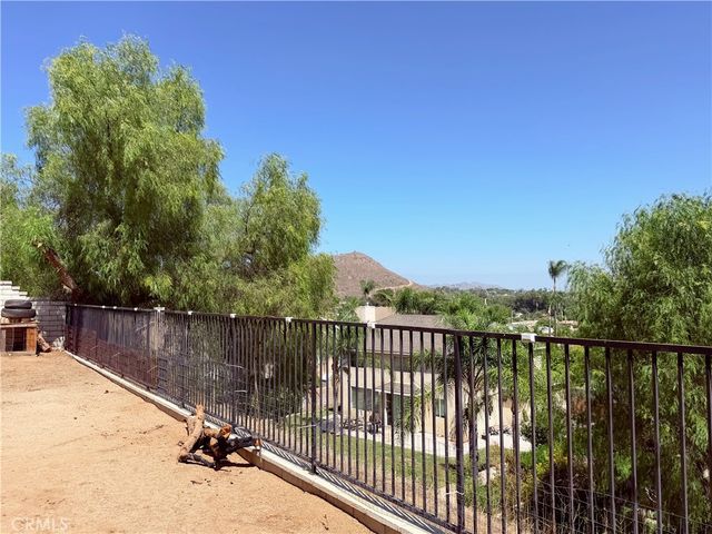 5855 Bolivar, Riverside, CA 92505