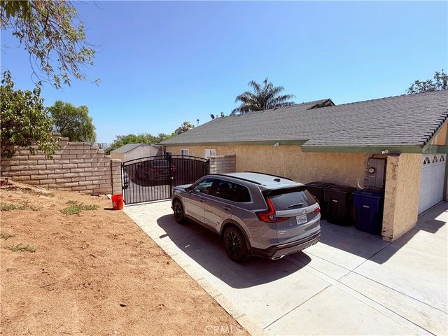5855 Bolivar, Riverside, CA 92505