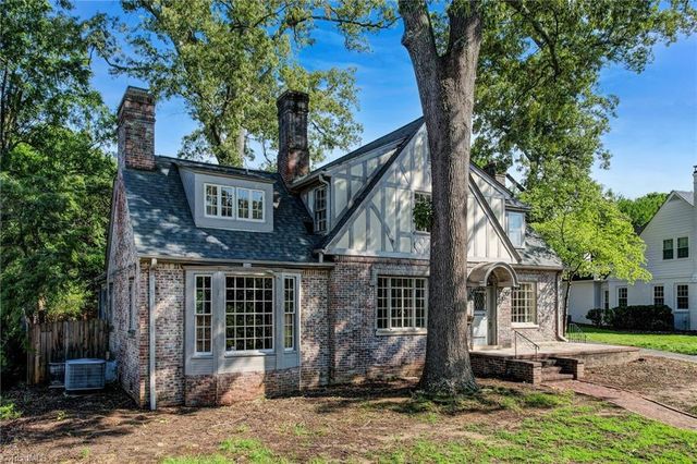 812 Dover Road, Greensboro, NC 27408