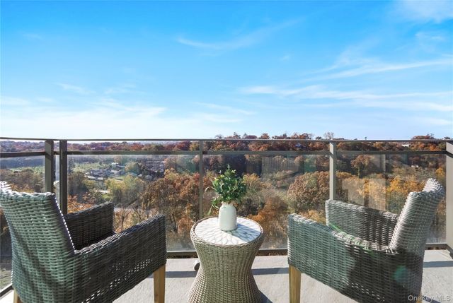 701 Ridge Hill Boulevard 9C, Yonkers, NY 10710