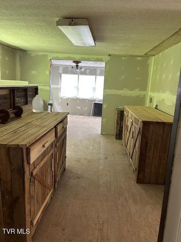 1144 Fairview Road, Duffield, VA 24244