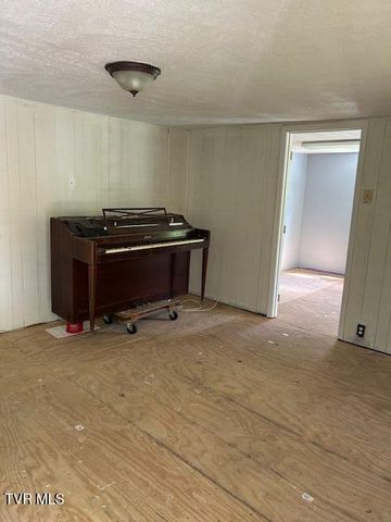 1144 Fairview Road, Duffield, VA 24244