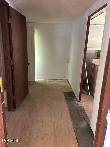 1144 Fairview Road, Duffield, VA 24244