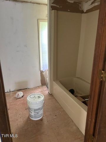 1144 Fairview Road, Duffield, VA 24244