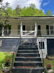 1144 Fairview Road, Duffield, VA 24244