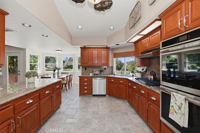 17320 High Country Circle, Lake Mathews, CA 92570