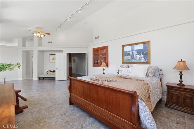 17320 High Country Circle, Lake Mathews, CA 92570