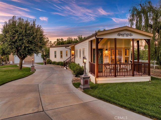 17320 High Country Circle, Lake Mathews, CA 92570