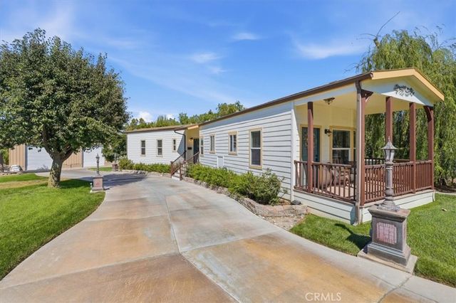 17320 High Country Circle, Lake Mathews, CA 92570