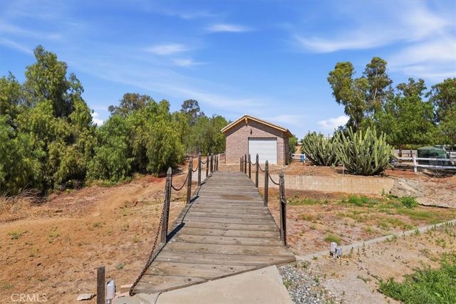 17320 High Country Circle, Lake Mathews, CA 92570