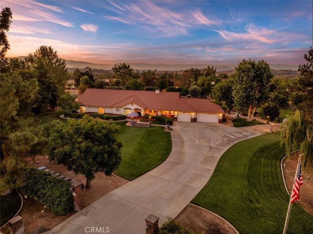 17320 High Country Circle, Lake Mathews, CA 92570