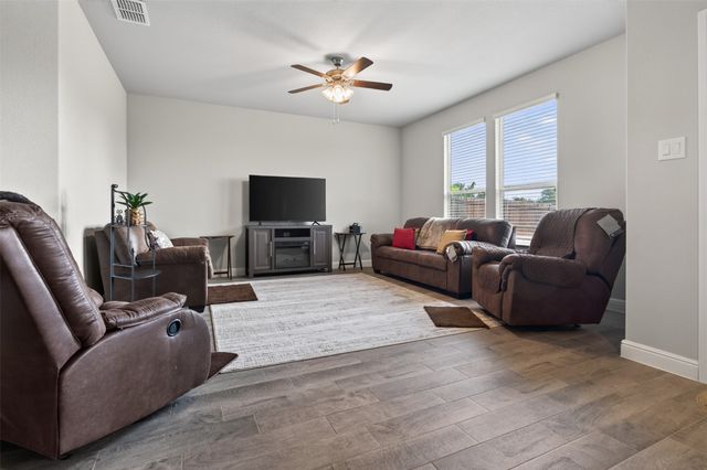 1203 Larkspur Lane, Cleburne, TX 76033