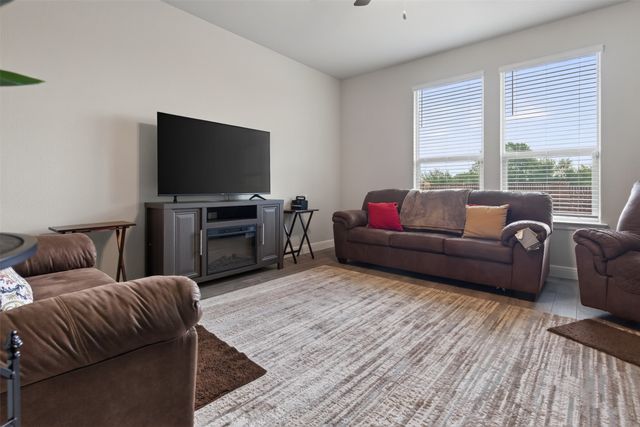 1203 Larkspur Lane, Cleburne, TX 76033