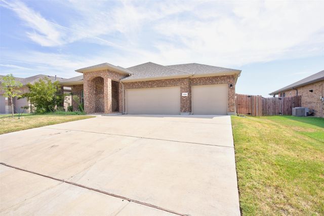 1203 Larkspur Lane, Cleburne, TX 76033