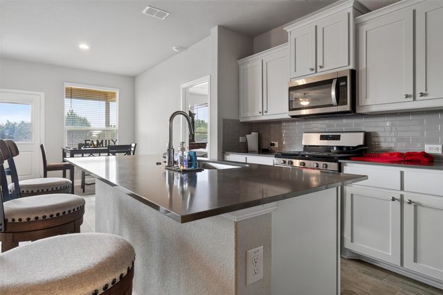 1203 Larkspur Lane, Cleburne, TX 76033