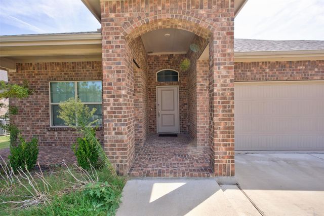 1203 Larkspur Lane, Cleburne, TX 76033
