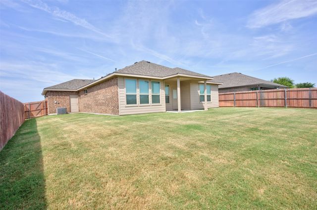 1203 Larkspur Lane, Cleburne, TX 76033