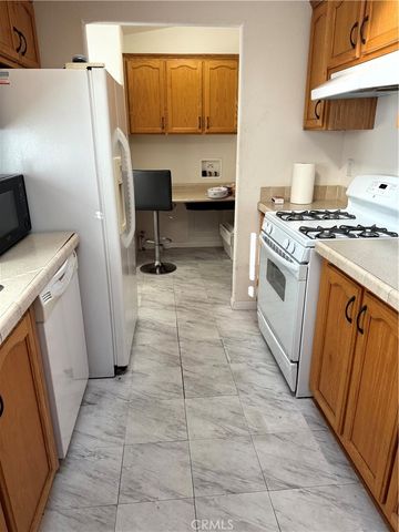 1660 Whittier Avenue 17, Costa Mesa, CA 92627