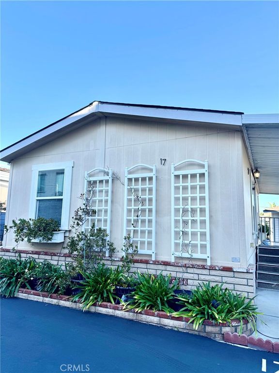 1660 Whittier Avenue 17, Costa Mesa, CA 92627