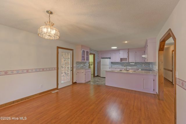 312 W Quinn Street, Beulaville, NC 28518