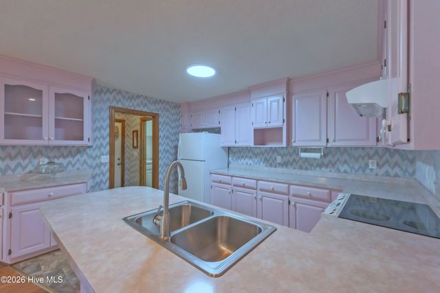 312 W Quinn Street, Beulaville, NC 28518